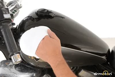 آموزش رنگ کردن باک موتور سیکلت در 9 مرحله ساده
